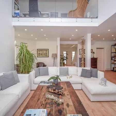 Amazing Family House With Swimming Pool *